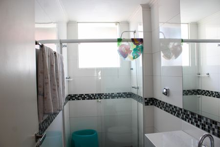 Casa à venda com 412m², 4 quartos e 4 vagas Casa à venda com 412m², 4 quartos e 4 vagasBanheiro da Suíte 3