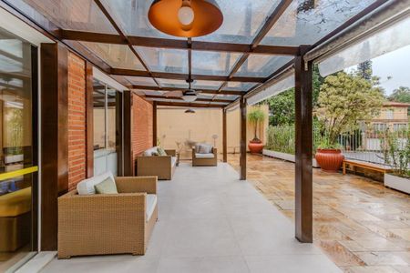 Casa à venda com 420m², 4 quartos e 4 vagas