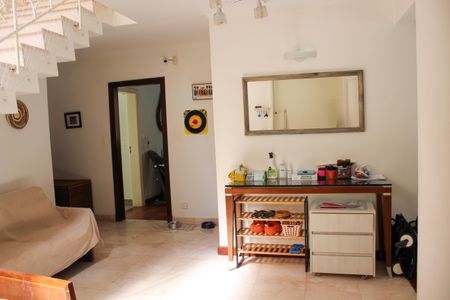 Casa à venda com 412m², 4 quartos e 4 vagas Casa à venda com 412m², 4 quartos e 4 vagasSala