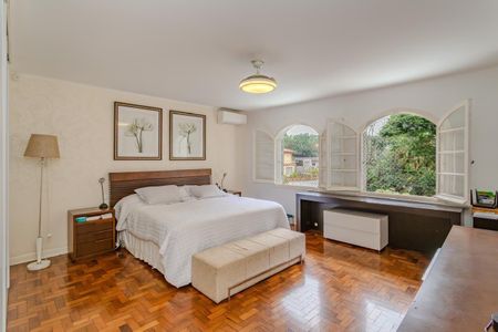 Casa à venda com 420m², 4 quartos e 4 vagas