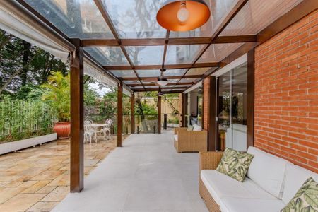 Casa à venda com 420m², 4 quartos e 4 vagas