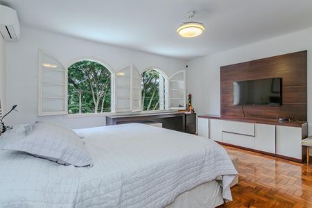 Casa à venda com 420m², 4 quartos e 4 vagas