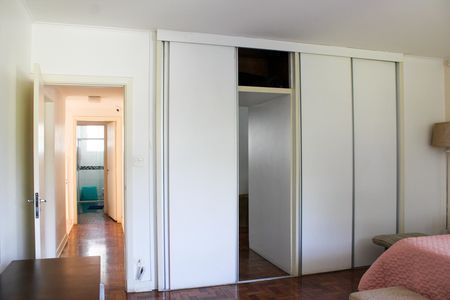 Casa à venda com 412m², 4 quartos e 4 vagas Casa à venda com 412m², 4 quartos e 4 vagasSuíte 1