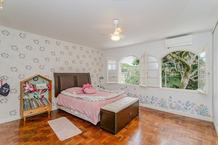 Casa à venda com 420m², 4 quartos e 4 vagas