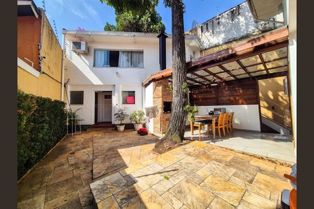 Casa à venda com 412m², 4 quartos e 4 vagas Casa à venda com 412m², 4 quartos e 4 vagasQuintal