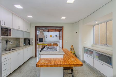 Casa à venda com 420m², 4 quartos e 4 vagas