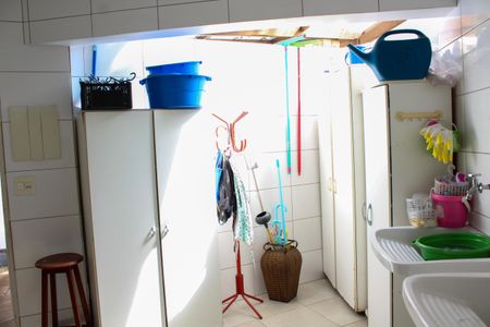 Casa à venda com 412m², 4 quartos e 4 vagas Casa à venda com 412m², 4 quartos e 4 vagasLavanderia