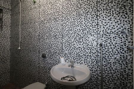 Casa para alugar com 60m², 2 quartos e sem vagaBanheiro