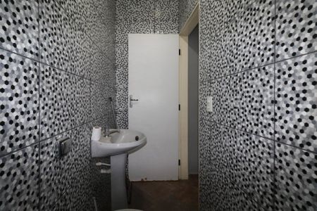 Casa para alugar com 60m², 2 quartos e sem vagaBanheiro