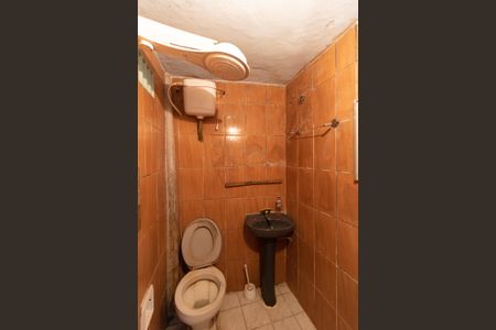 Banheiro  de casa para alugar com 2 quartos, 40m² em Vila Brasilina, São Paulo