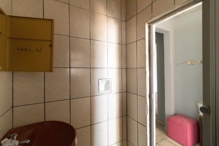 Banheiro de casa para alugar com 1 quarto, 24m² em Vila Brasilina, São Paulo