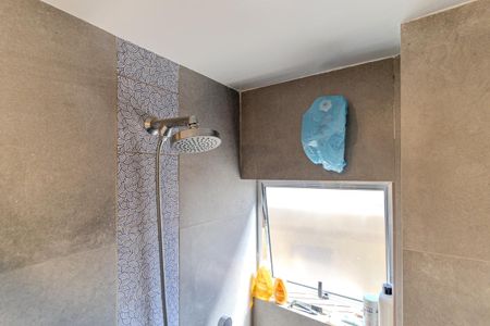 Apartamento à venda com 107m², 2 quartos e sem vagaBanheiro da Suíte