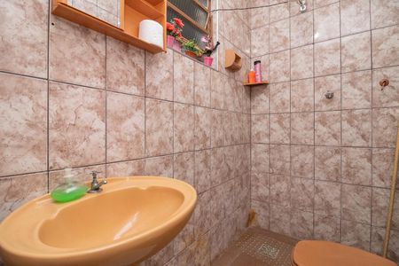 Casa à venda com 350m², 4 quartos e 2 vagasBanheiro