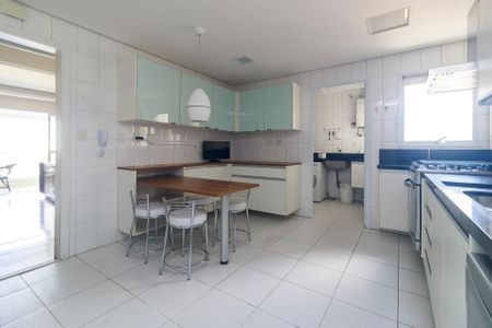 Apartamento à venda com 143m², 3 quartos e 5 vagasCozinha