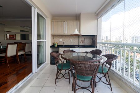 Apartamento à venda com 143m², 3 quartos e 5 vagasSala - Varanda