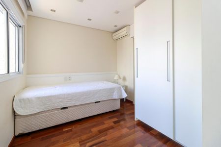 Apartamento à venda com 143m², 3 quartos e 5 vagasSuíte 2
