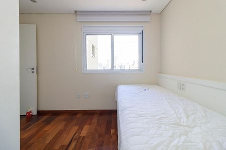 Apartamento à venda com 143m², 3 quartos e 5 vagasSuíte 2