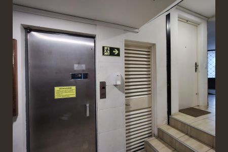 Apartamento à venda com 65m², 2 quartos e 1 vagaElevador 