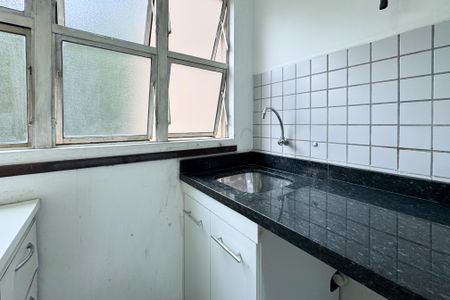 Apartamento à venda com 65m², 3 quartos e 1 vagaÁrea de Serviço