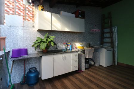 Casa à venda com 140m², 2 quartos e 1 vagaÁrea de Serviço