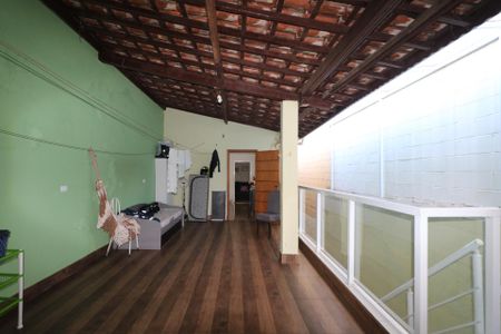 Casa à venda com 140m², 2 quartos e 1 vagaÁrea de Serviço