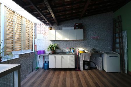 Casa à venda com 140m², 2 quartos e 1 vagaÁrea de Serviço