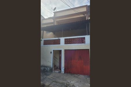 Casa à venda com 167m², 4 quartos e 1 vagaFachada