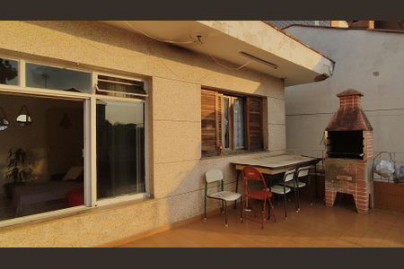 Casa para alugar com 237m², 3 quartos e 6 vagas