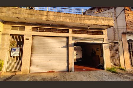 Casa para alugar com 237m², 3 quartos e 6 vagas