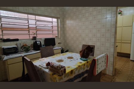 Casa para alugar com 237m², 3 quartos e 6 vagas