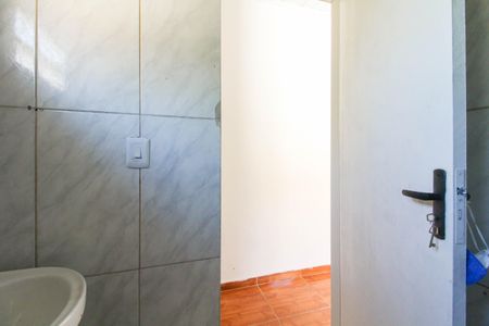 Casa para alugar com 70m², 2 quartos e 2 vagasBanheiro