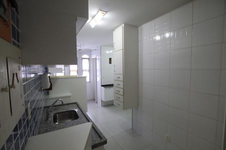 Apartamento à venda com 83m², 2 quartos e 1 vagaCozinha