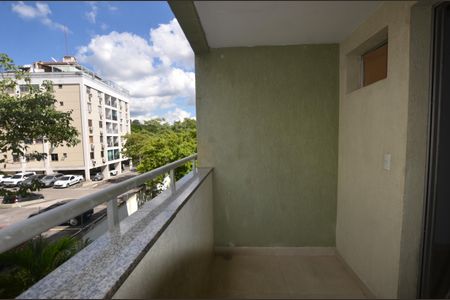Varanda da Sala de apartamento para alugar com 3 quartos, 68m² em Jardim Sulacap, Rio de Janeiro