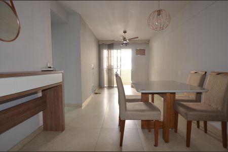Sala de apartamento para alugar com 3 quartos, 68m² em Jardim Sulacap, Rio de Janeiro