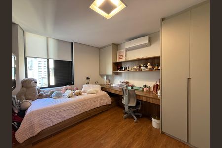 Apartamento à venda com 274m², 2 quartos e 2 vagas