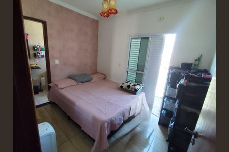 Casa à venda com 70m², 2 quartos e 2 vagasQuarto
