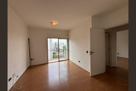Foto 02 de apartamento à venda com 2 quartos, 70m² em Vila Olímpia, São Paulo