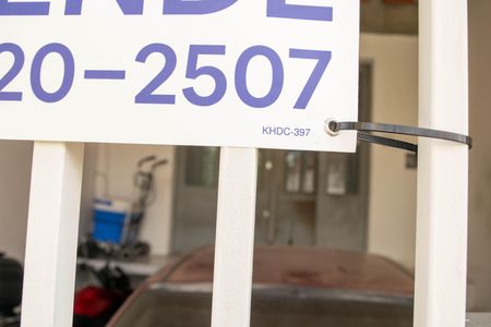 Casa à venda com 170m², 2 quartos e 1 vagaPlaquinha KHDC-397 instalada em 14-04-2026