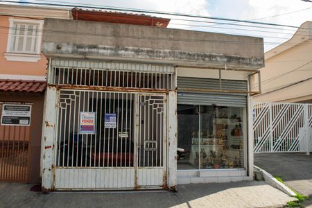 Casa à venda com 170m², 2 quartos e 1 vagaFachada
