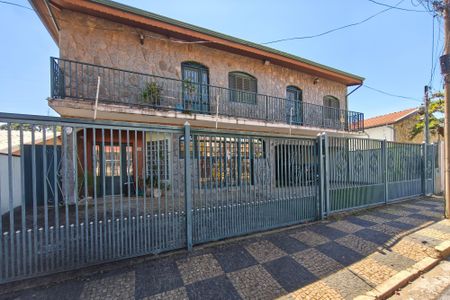 Casa para alugar com 279m², 5 quartos e 4 vagasFachada