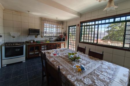 Casa para alugar com 279m², 5 quartos e 4 vagasCozinha