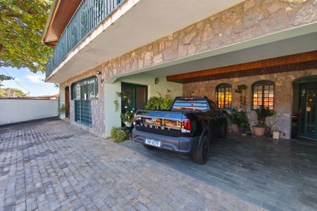 Casa para alugar com 279m², 5 quartos e 4 vagasQuintal - Garagem