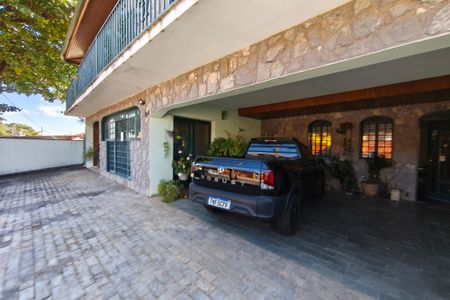 Casa para alugar com 279m², 5 quartos e 4 vagasQuintal - Garagem