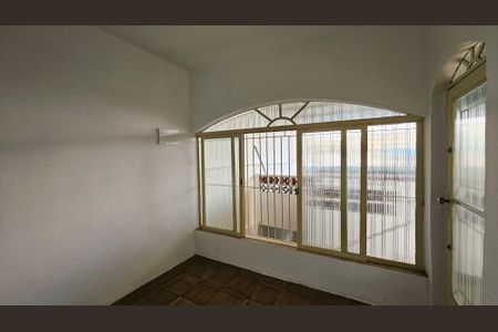 Casa para alugar com 60m², 2 quartos e sem vaga