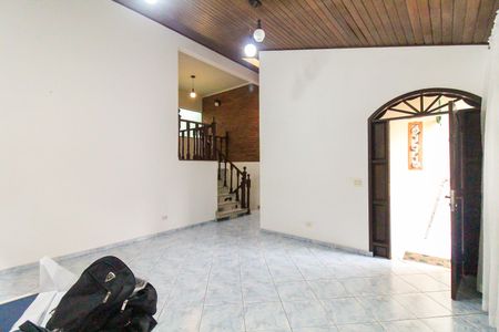 Casa para alugar com 322m², 5 quartos e 8 vagasSala