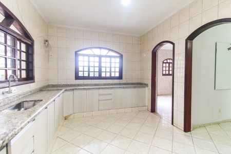 Casa para alugar com 322m², 5 quartos e 8 vagasCozinha