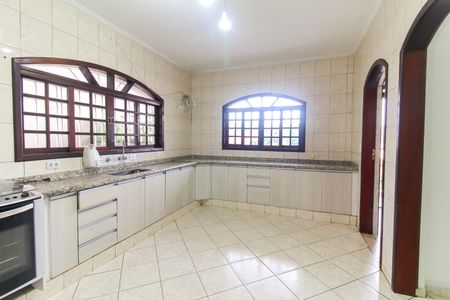 Casa para alugar com 322m², 5 quartos e 8 vagasCozinha