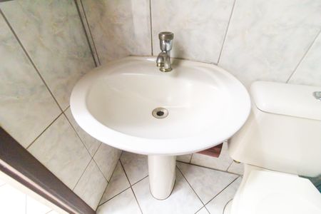 Casa para alugar com 322m², 5 quartos e 8 vagasBanheiro 4