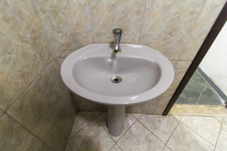 Casa para alugar com 322m², 5 quartos e 8 vagasBanheiro de Serviço