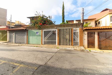 Casa para alugar com 322m², 5 quartos e 8 vagasFachada + Placa